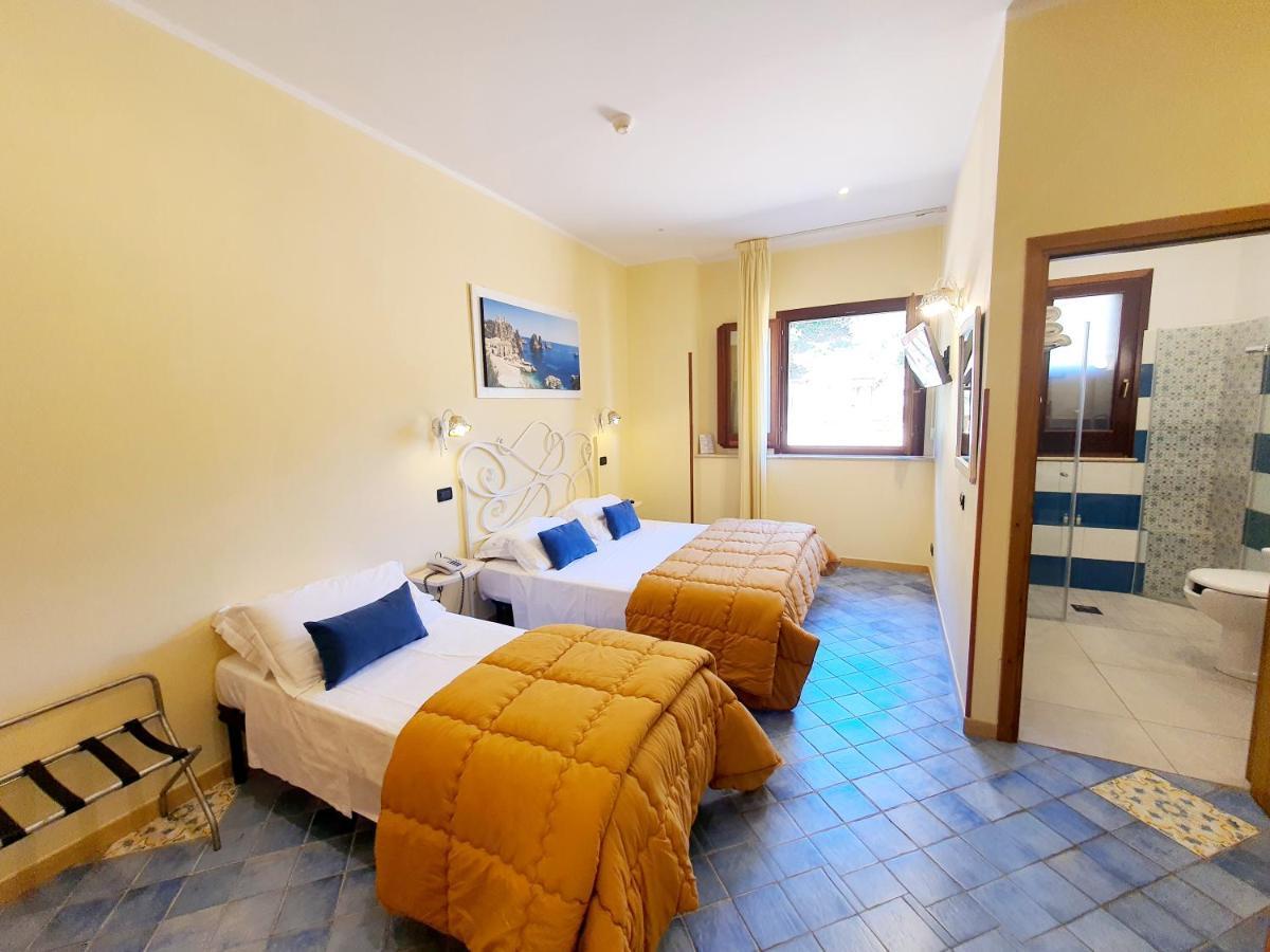 Hotel Cala Marina 3*