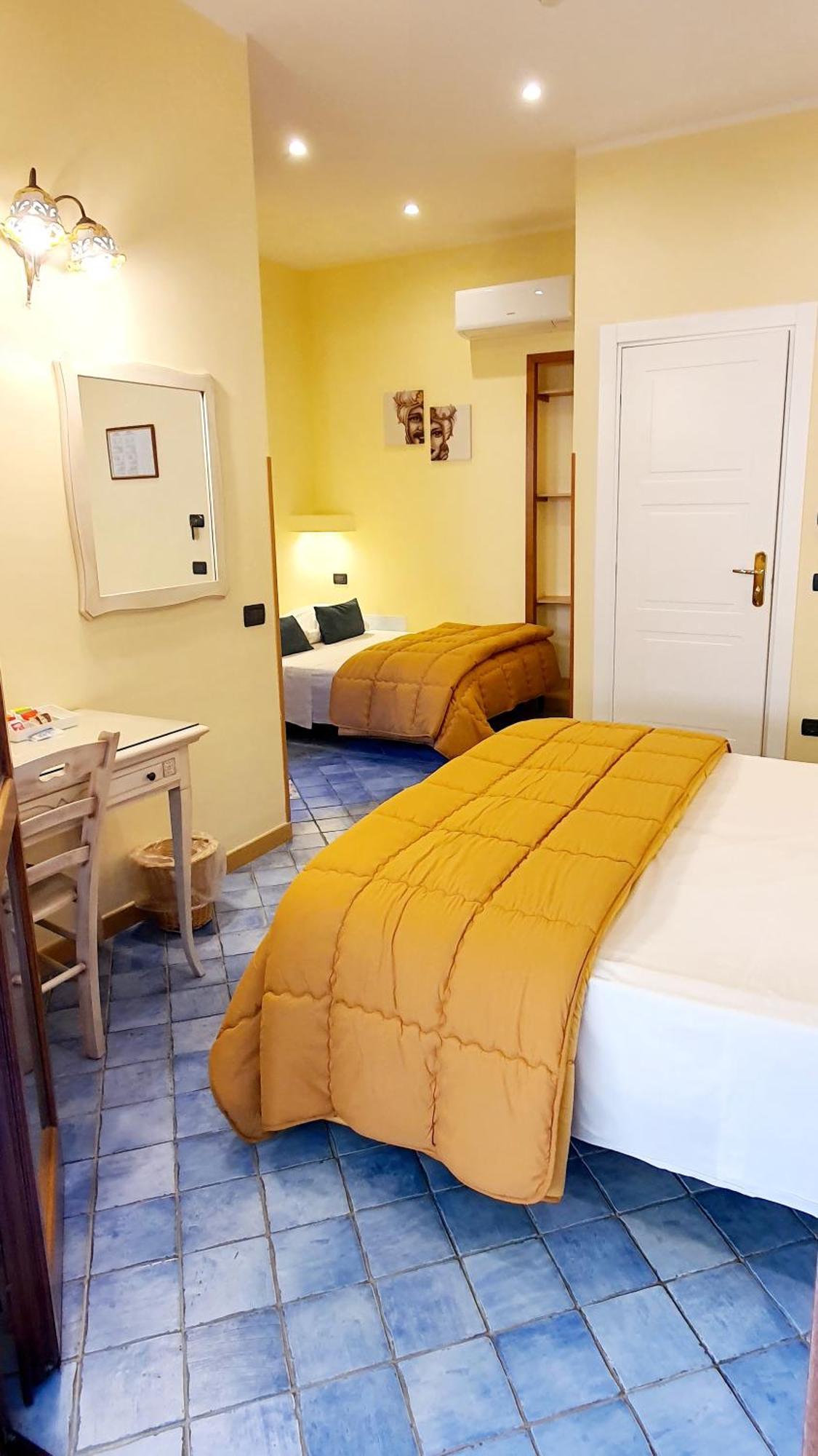 Hotel Cala Marina 3*