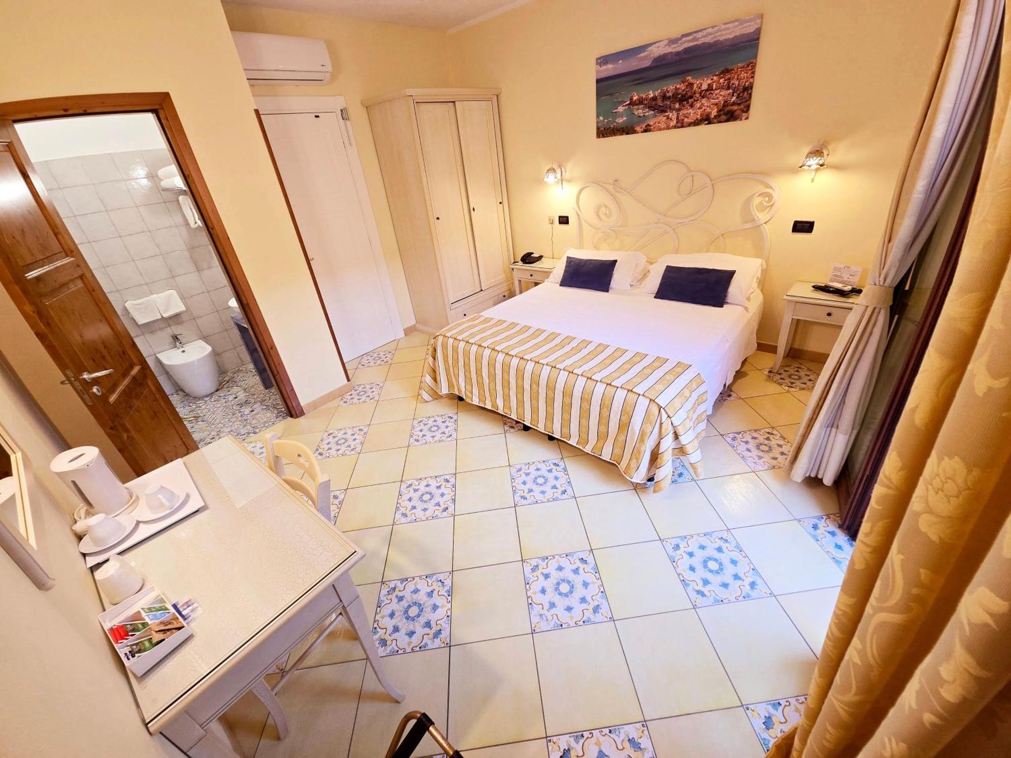 Hotel Cala Marina 3*