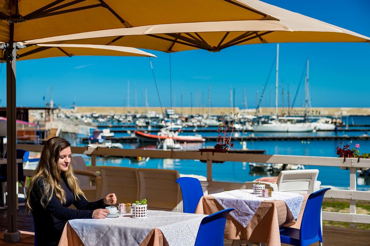 Cala Marina Hotel 3*